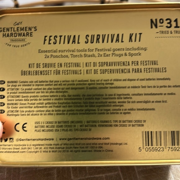 Festival‎ Survival Kit by - Red - Picture 2 of 2